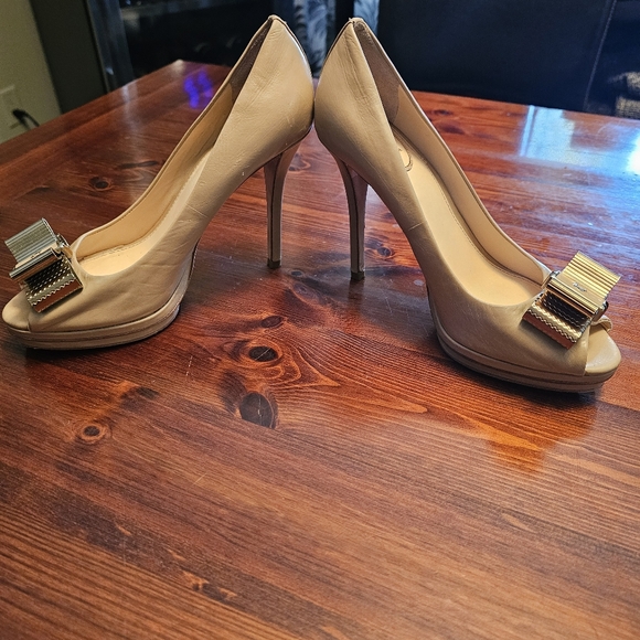 Vero Cucio‎ cream leather high heeled shoes. Size 38. - Picture 3 of 7